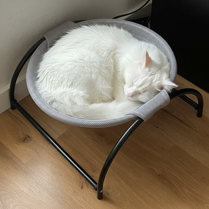 Hamac pour chat sureleve respirant chat blanc coucher qui dort