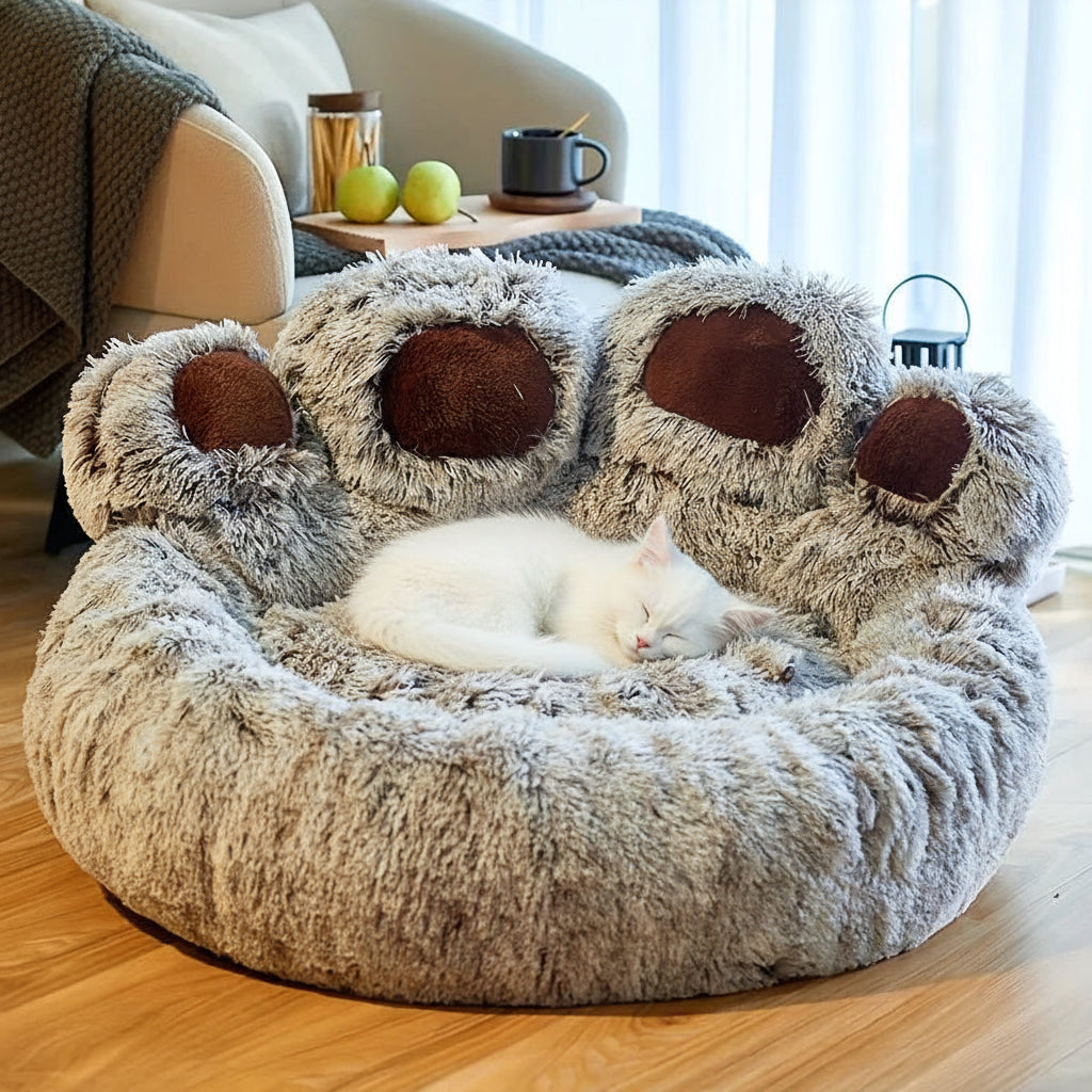 niche pour patte d'ours de couleur  marron avec un chat blanc